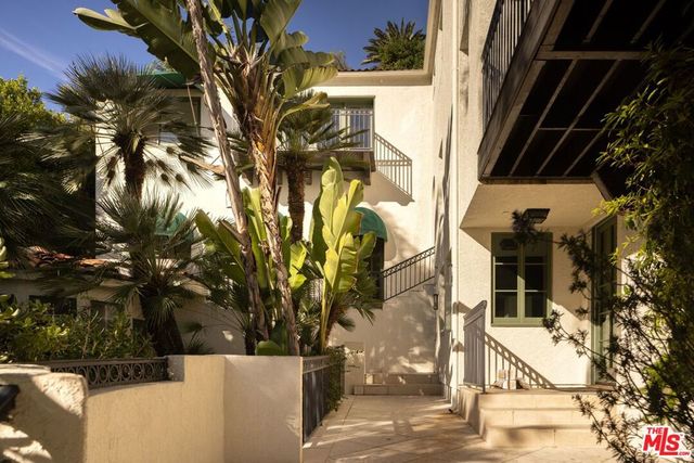 1427 N Kings Road, West Hollywood, CA 90069