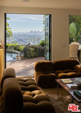 1427 N Kings Road, West Hollywood, CA 90069