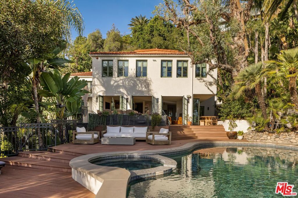 1427 N Kings Road, West Hollywood, CA 90069