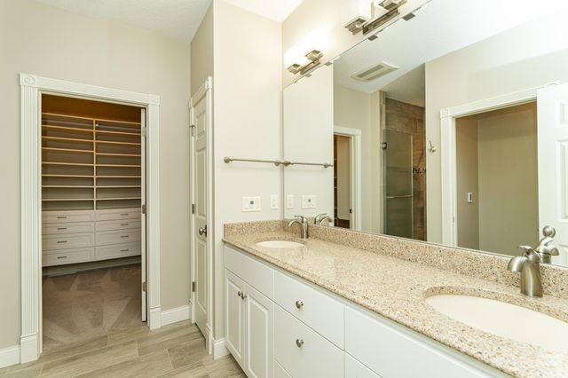 848 Fox Valley Place SW, Rochester, MN 55902