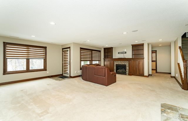 848 Fox Valley Place SW, Rochester, MN 55902