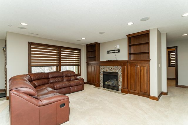 848 Fox Valley Place SW, Rochester, MN 55902