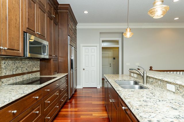 848 Fox Valley Place SW, Rochester, MN 55902