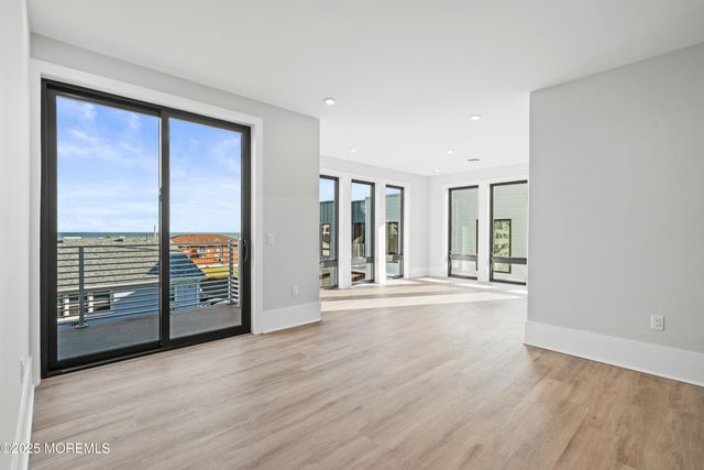 218 3rd Avenue 306, Asbury Park, NJ 07712