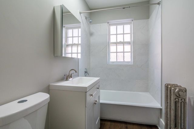 7418 N Damen Avenue 2, Chicago, IL 60645