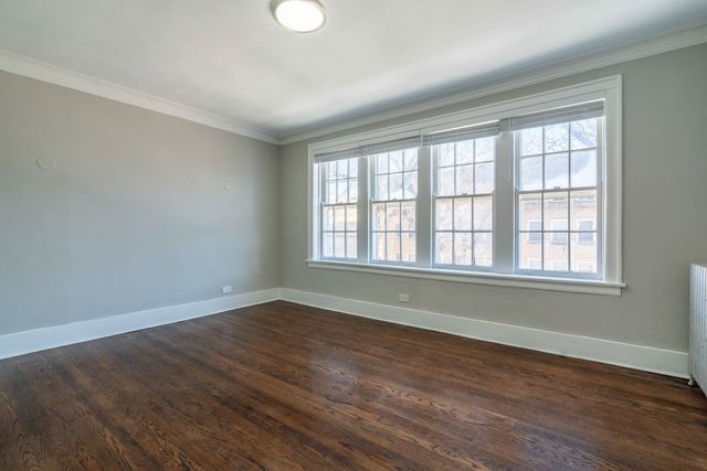 7418 N Damen Avenue 2, Chicago, IL 60645