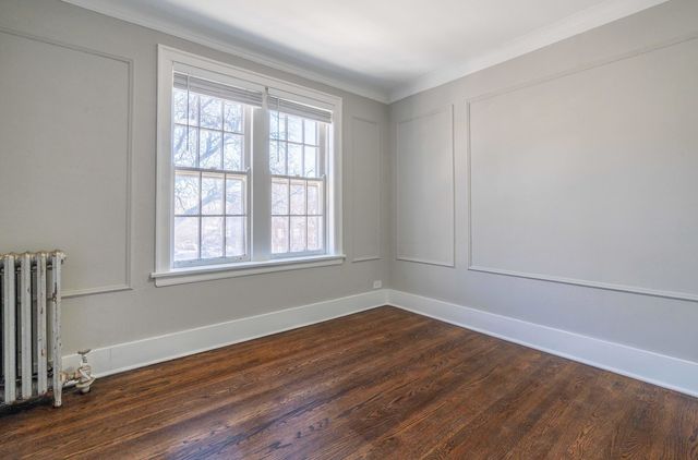 7418 N Damen Avenue 2, Chicago, IL 60645