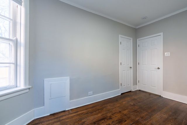 7418 N Damen Avenue 2, Chicago, IL 60645