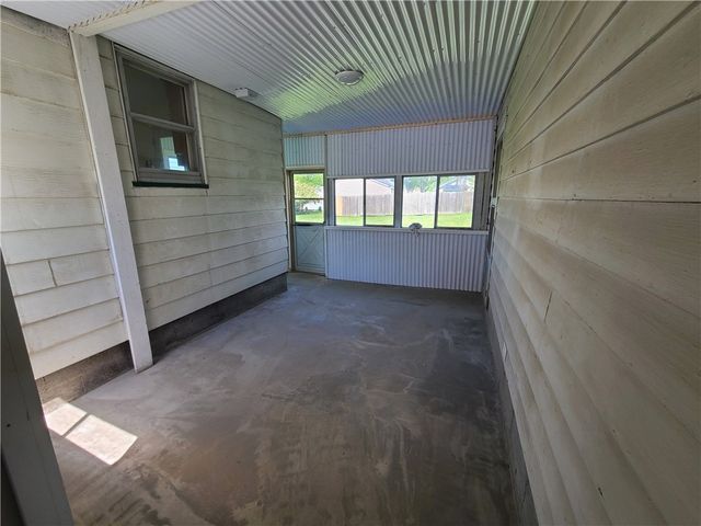819 Allegheny Ave, Shenango Twp, PA 16101