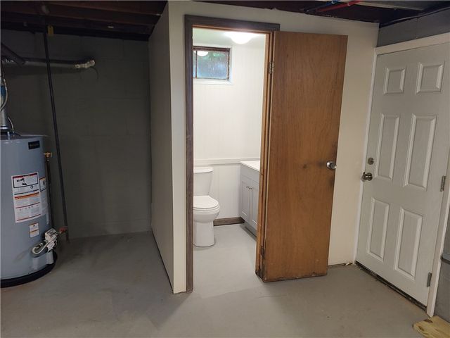 819 Allegheny Ave, Shenango Twp, PA 16101