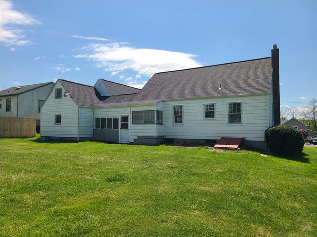 819 Allegheny Ave, Shenango Twp, PA 16101