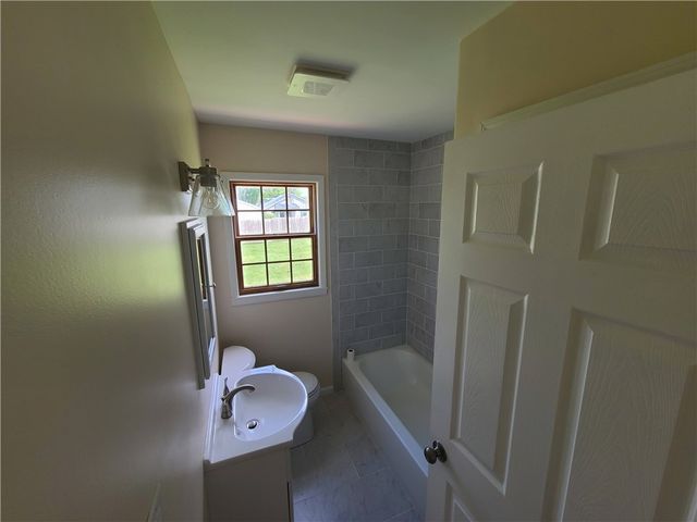 819 Allegheny Ave, Shenango Twp, PA 16101