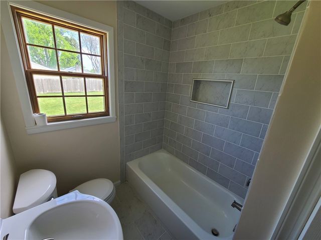 819 Allegheny Ave, Shenango Twp, PA 16101