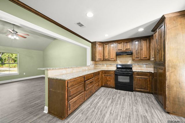 28766 Magnolia Dr, Walker, LA 70785