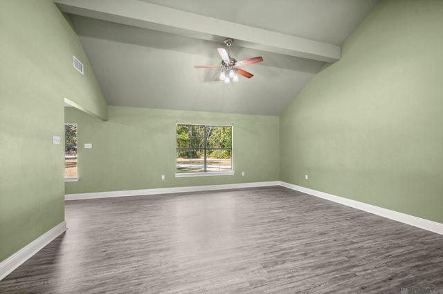 28766 Magnolia Dr, Walker, LA 70785