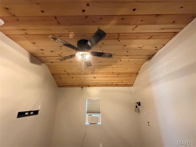55224 Buffalo Lane, New London, MO 63459
