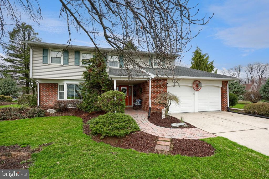 701 COLONY DR, Palmyra, PA 17078