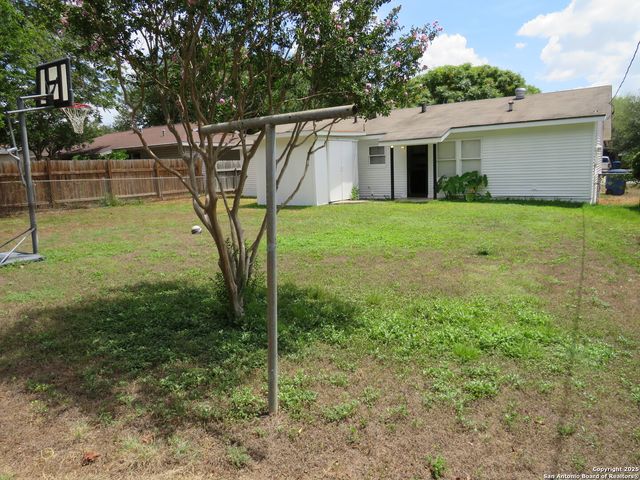 419 Anton Dr, San Antonio, TX 78223