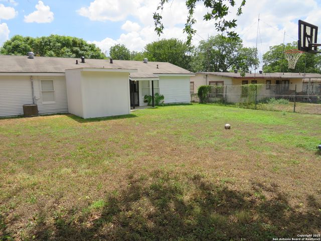 419 Anton Dr, San Antonio, TX 78223