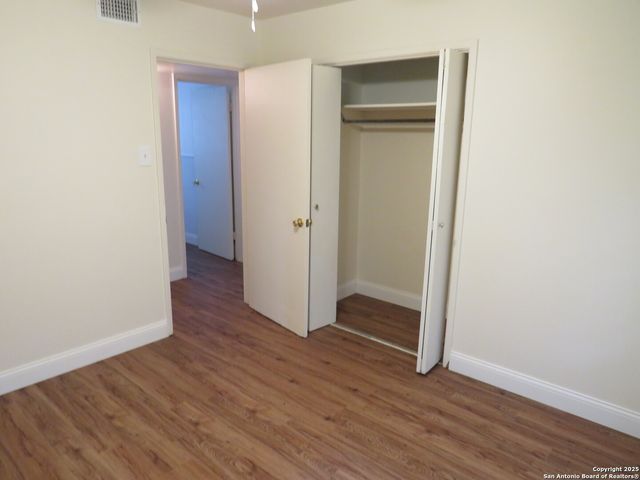 419 Anton Dr, San Antonio, TX 78223
