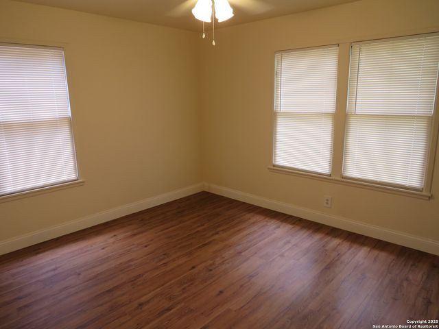 419 Anton Dr, San Antonio, TX 78223