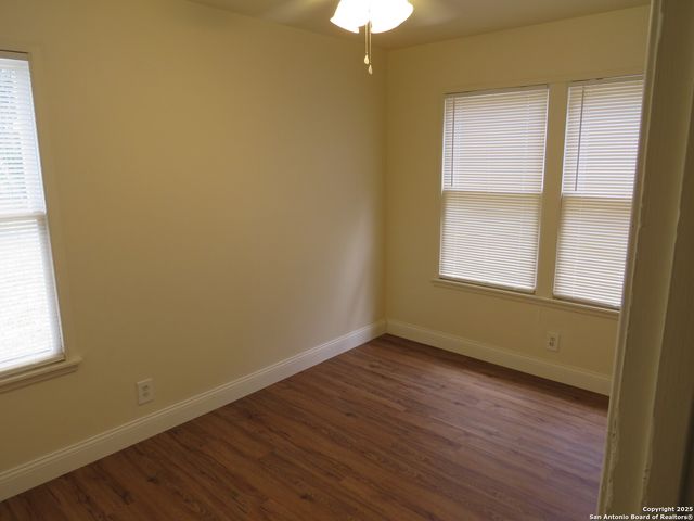 419 Anton Dr, San Antonio, TX 78223
