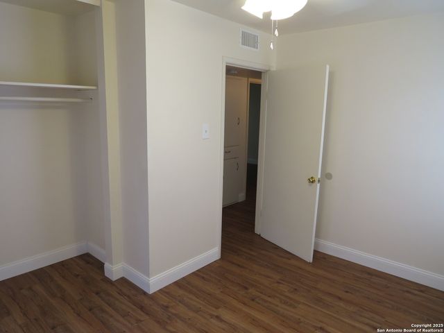 419 Anton Dr, San Antonio, TX 78223
