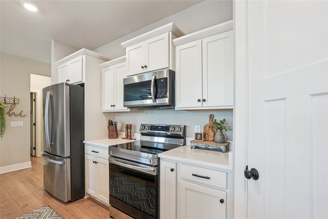 5418 NE Briarwood Drive, Ankeny, IA 50021