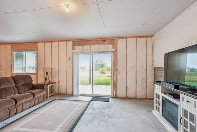 5418 NE Briarwood Drive, Ankeny, IA 50021