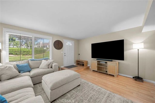 24307 La Glorita Circle, Newhall, CA 91321