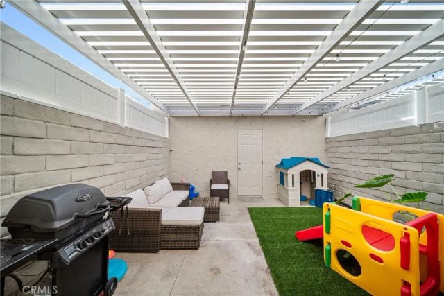 24307 La Glorita Circle, Newhall, CA 91321