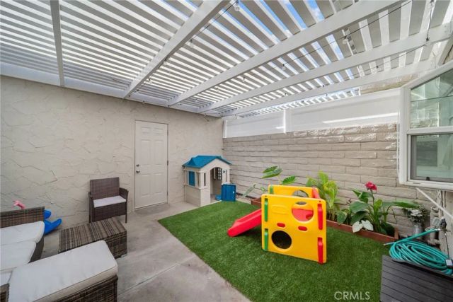 24307 La Glorita Circle, Newhall, CA 91321