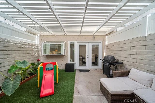 24307 La Glorita Circle, Newhall, CA 91321