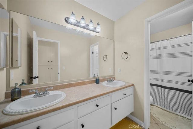 24307 La Glorita Circle, Newhall, CA 91321