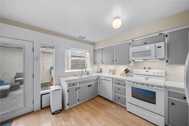 24307 La Glorita Circle, Newhall, CA 91321