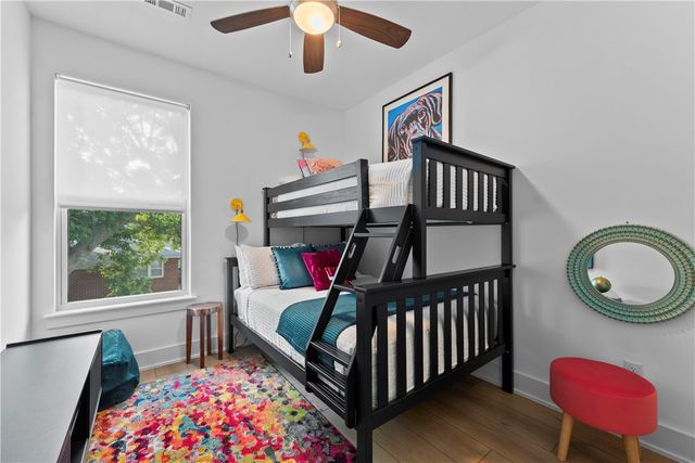 402 SW C Street, Bentonville, AR 72712