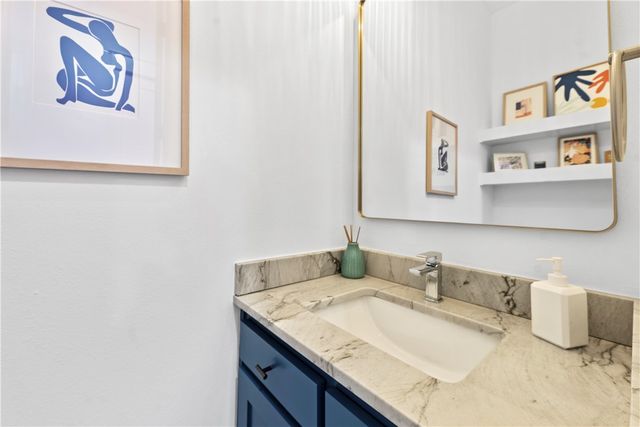 402 SW C Street, Bentonville, AR 72712
