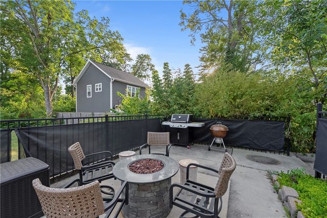 402 SW C Street, Bentonville, AR 72712