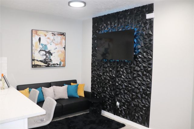 426 New Mexico Street B, Houston, TX 77029