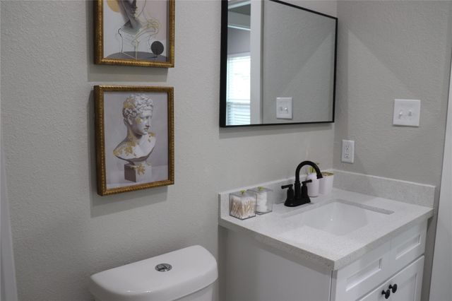 426 New Mexico Street B, Houston, TX 77029