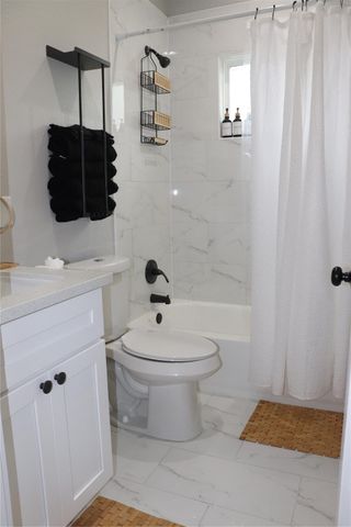 426 New Mexico Street B, Houston, TX 77029