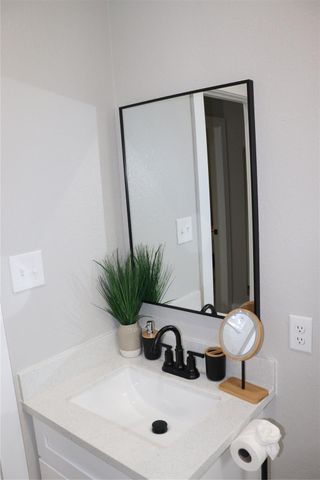 426 New Mexico Street B, Houston, TX 77029