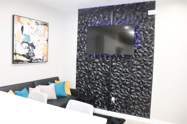 426 New Mexico Street B, Houston, TX 77029