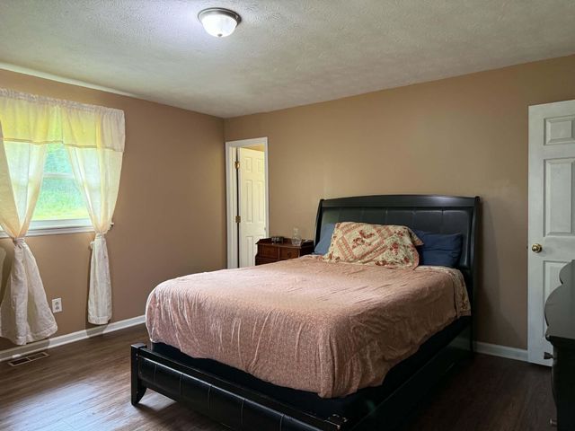 33 Meadowbrook Drive, Frankfort, KY 40601