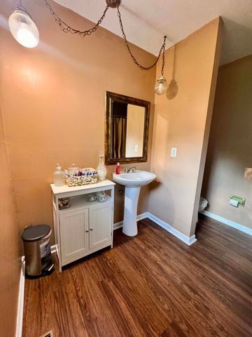 33 Meadowbrook Drive, Frankfort, KY 40601