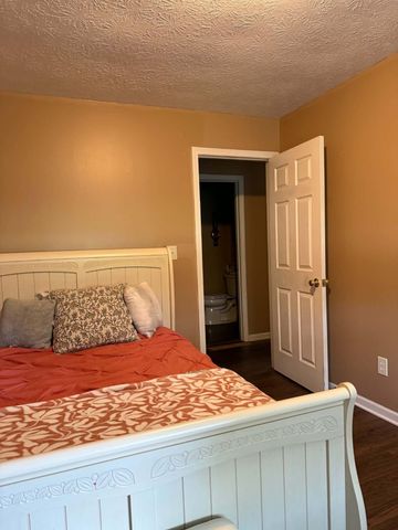 33 Meadowbrook Drive, Frankfort, KY 40601