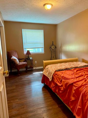 33 Meadowbrook Drive, Frankfort, KY 40601