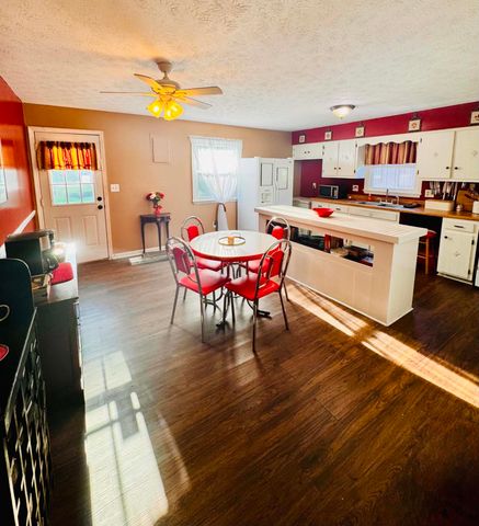 33 Meadowbrook Drive, Frankfort, KY 40601
