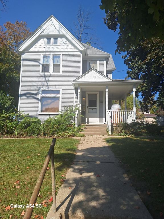 202 W Henry Street, Saline, MI 48176