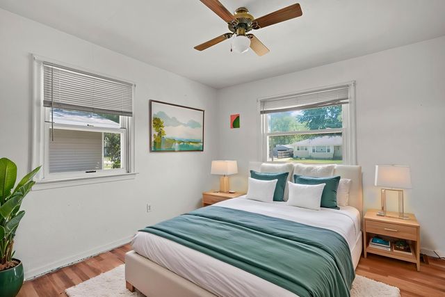 631 Oakcrest Street Sw, Kent City Vllg, MI 49509